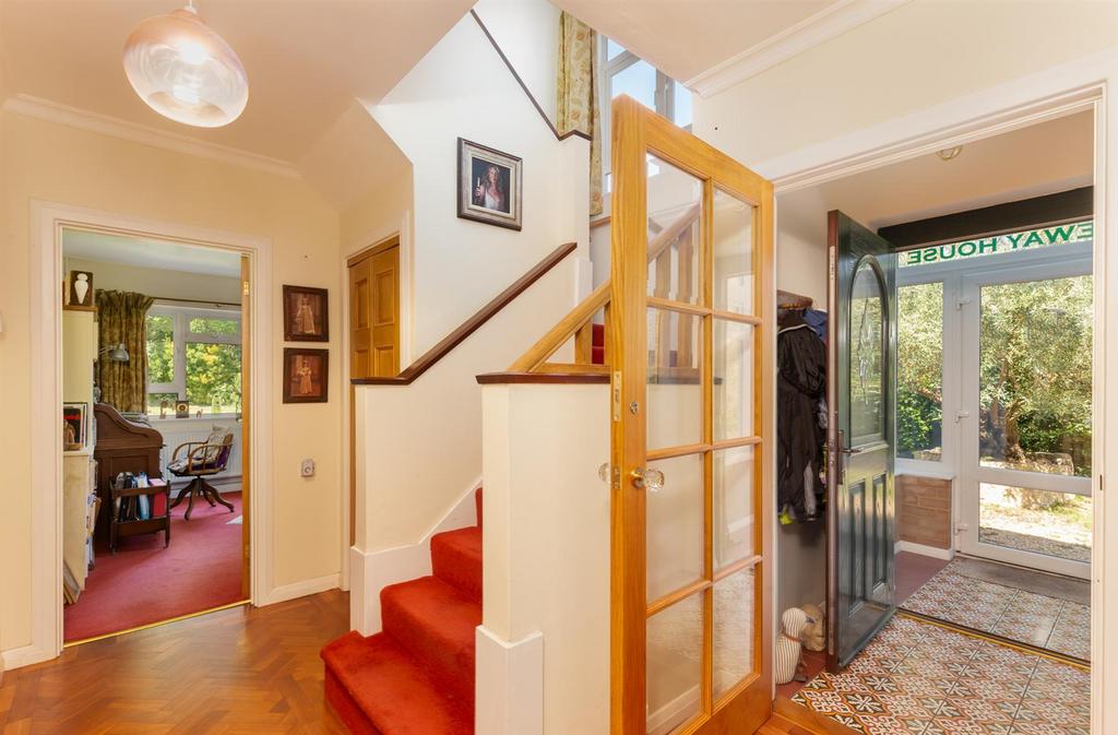 Spacious Entrance Hall