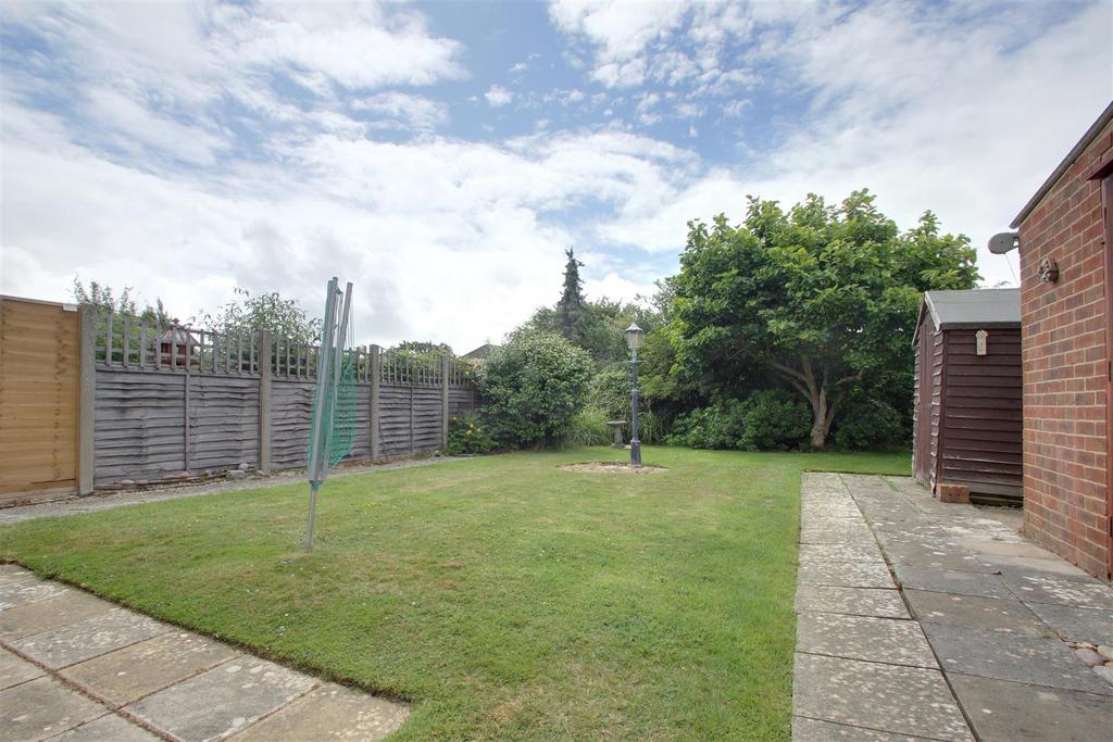 Singleton Crescent, GoringBySea, Worthing 2 bed semidetached