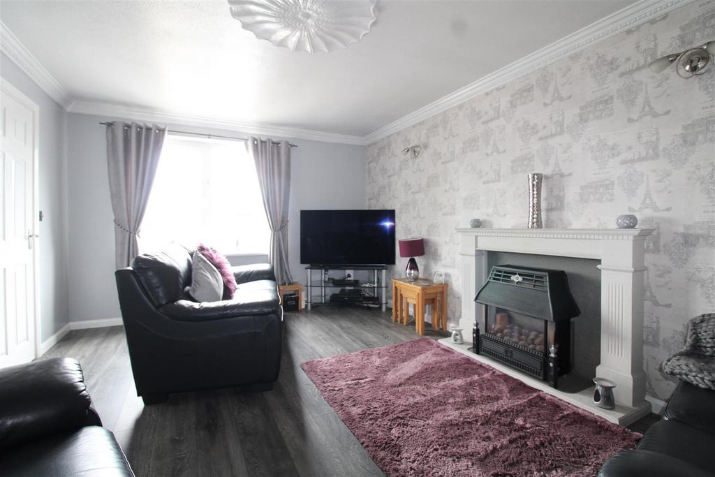 Gayfield Avenue, Withymoor Village, Brierley Hill 5 bed link detached