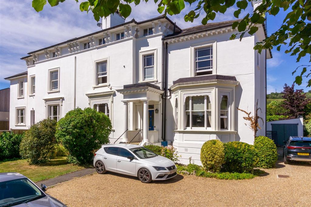 Wray Park Road, Reigate 4 bed for sale £650,000