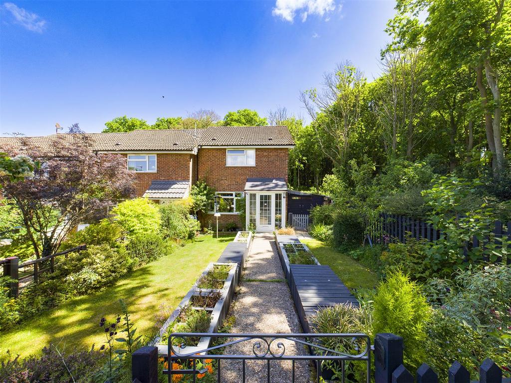 Lynewood Close, Cromer 2 bed end of terrace house £245,000