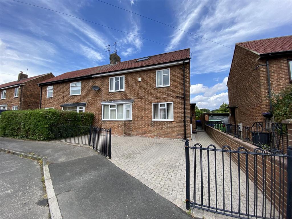 Queens Park, Chester Le Street 3 bed semidetached house £205,000