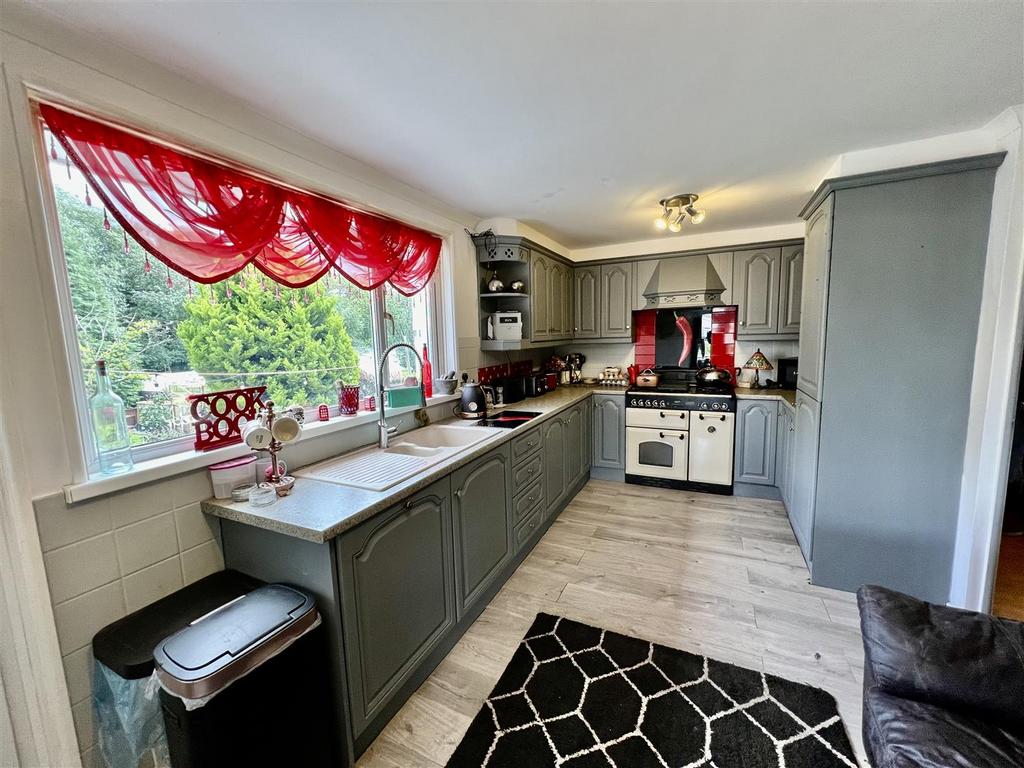 Pantyffynnon Road, Ammanford 3 bed detached bungalow for sale £249,950
