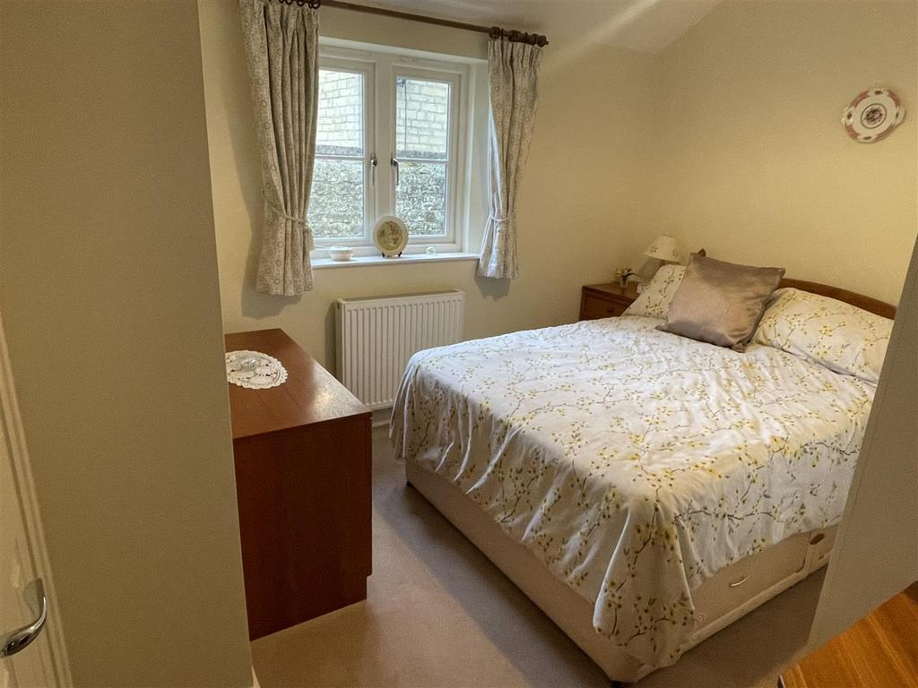Bedroom 2.JPG