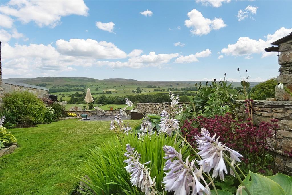 Aysgarth, Leyburn, North Yorkshire, DL8 3 bed terraced house for sale