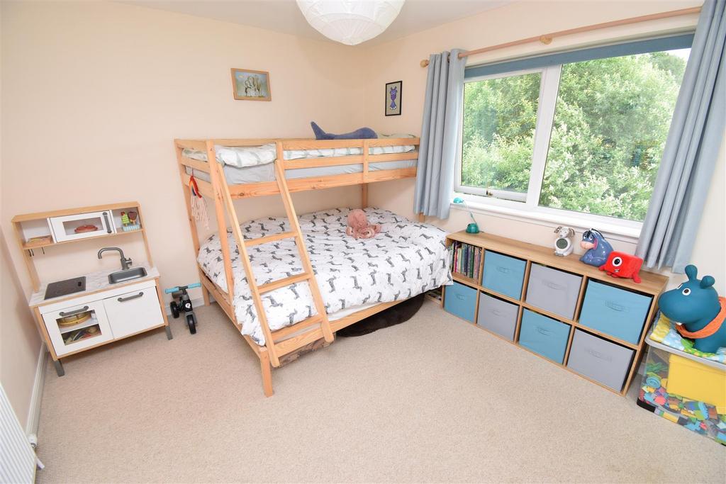 2 Craigend Court, Craig Road, Dingwall 2 bed flat £140,000