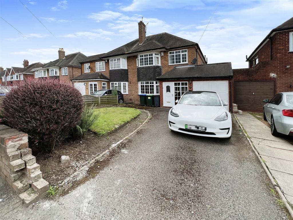 Peak House Road, Great Barr, Birmingham 3 bed semidetached house for