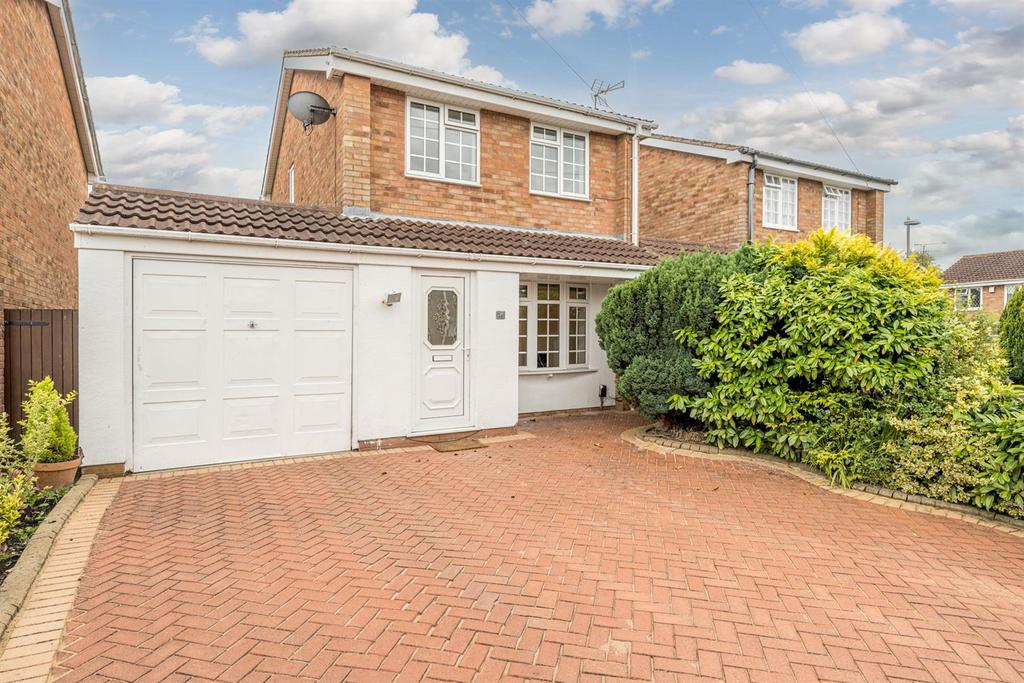 Aldgate Drive, Brierley Hill, DY5 3NT 3 bed detached house for sale £