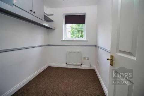 68 Albert Gardens, Church Langley, Harlow, CM17 9QG