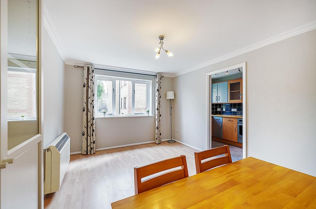 Draycott Close, NW2 1 bed flat for sale £299,950