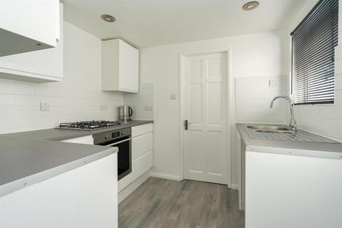8 Glenview Gardens, Hemel Hempstead, HP1 1TF