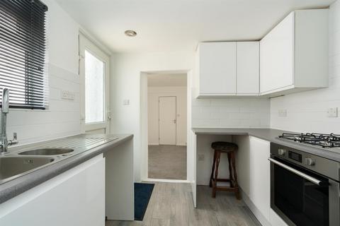 8 Glenview Gardens, Hemel Hempstead, HP1 1TF