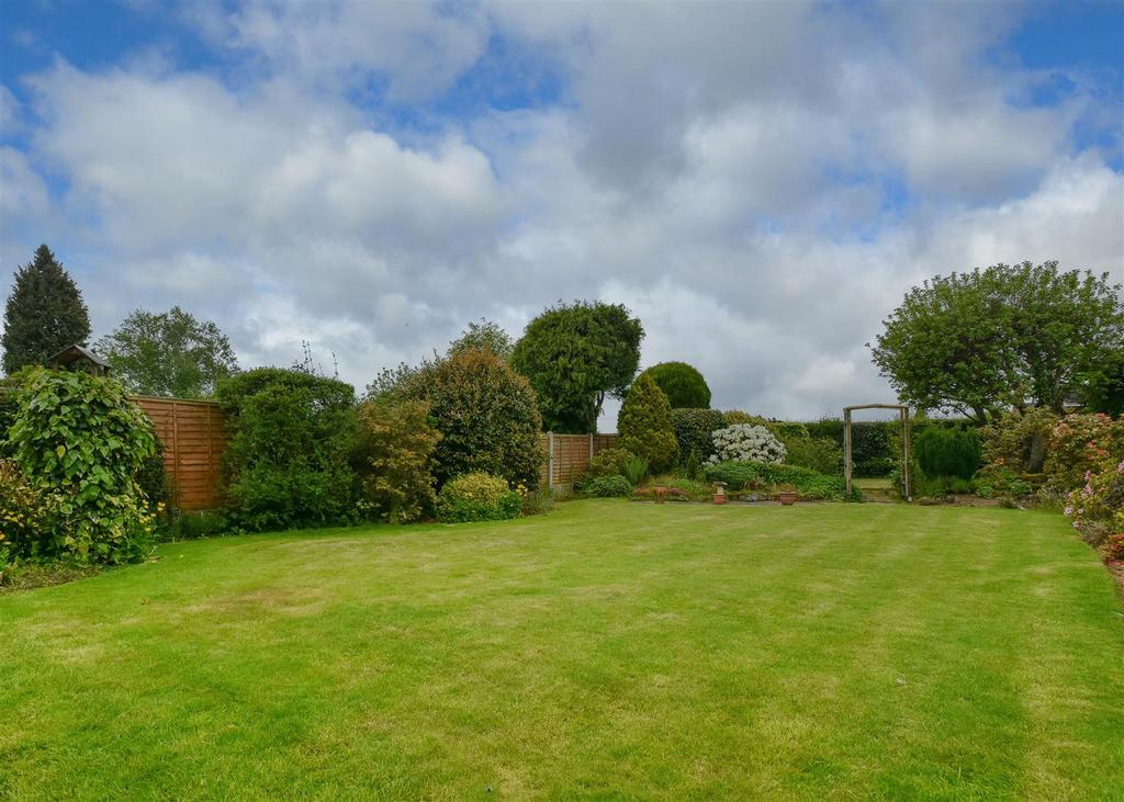 68 Clive Road, Pattingham, Wolverhampton 3 bed detached house for sale