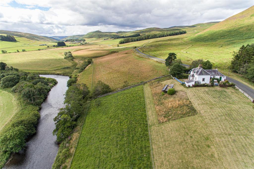 Ladyside, Ettrick Valley, Selkirk 3 bed detached house £350,000