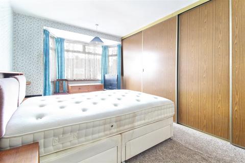 6 Beechfield Road, Ware, SG12 7JA