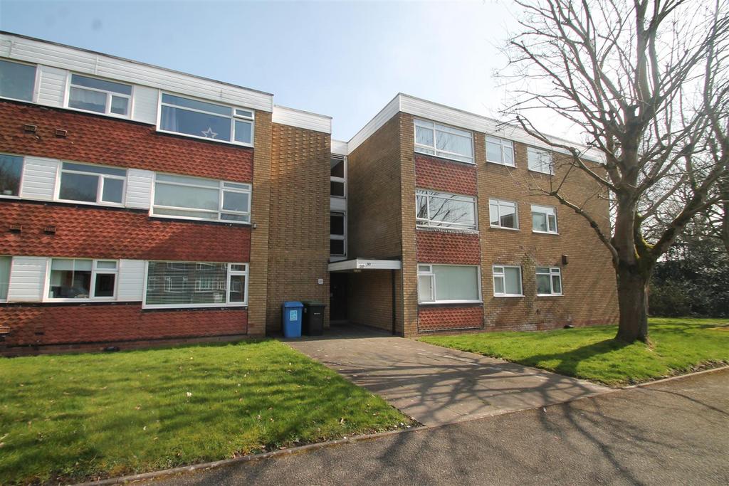 Trident Court, Savoy Close, Harborne, Birmingham, B32 2HD Studio £625