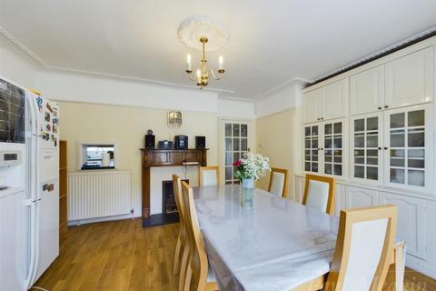 34 Croham Valley Road, South Croydon, CR2 7NB