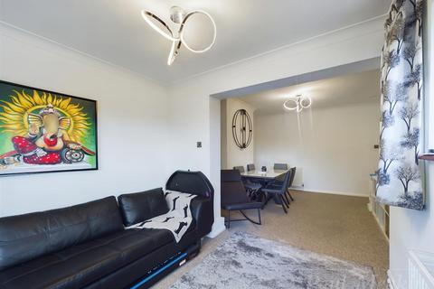 21 Rawlins Close, South Croydon, CR2 8JS