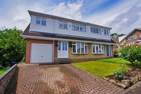 19 Daleside, Greetland, Halifax, HX4 8QD