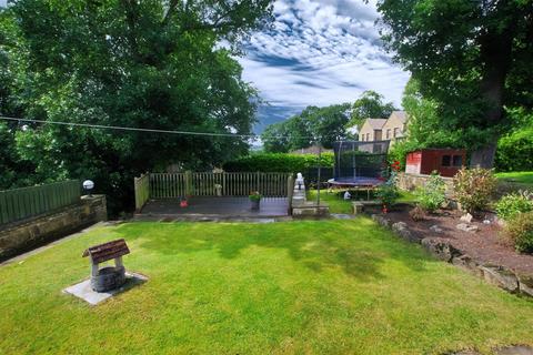 19 Daleside, Greetland, Halifax, HX4 8QD
