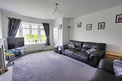 19 Daleside, Greetland, Halifax, HX4 8QD