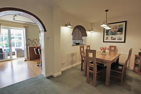 19 Daleside, Greetland, Halifax, HX4 8QD