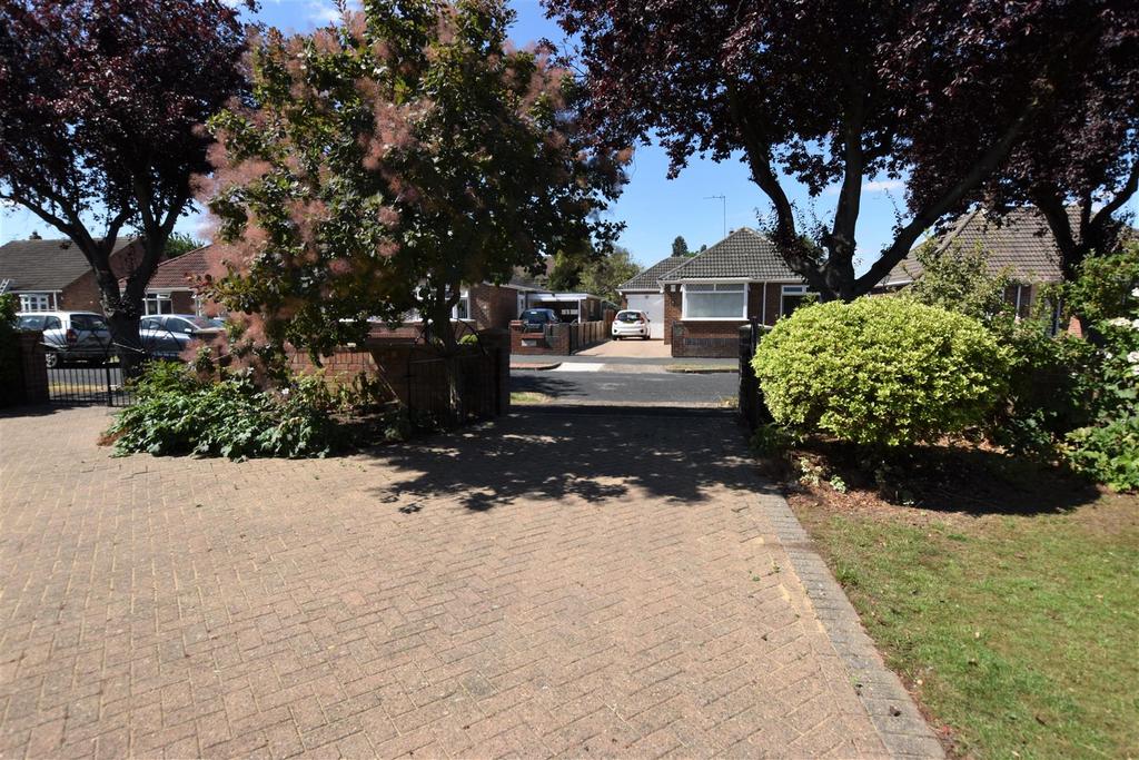 Prunus Avenue, Willerby, Hull 2 bed detached bungalow for sale £300,000