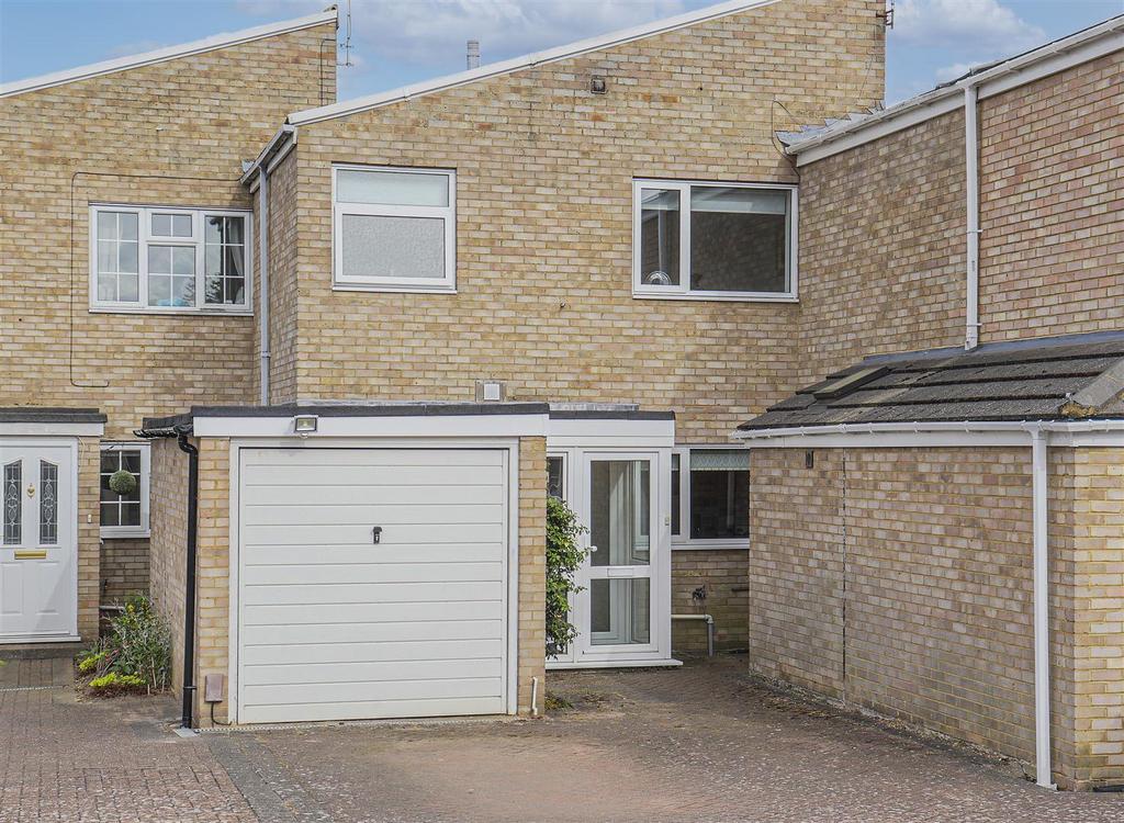 Clyfton Close, Broxbourne 3 bed terraced house for sale £420,000
