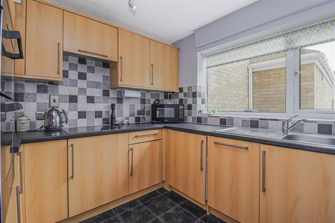 88 Clyfton Close, Broxbourne, EN10 6NY