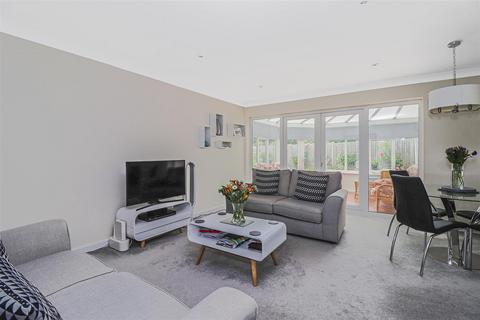 88 Clyfton Close, Broxbourne, EN10 6NY