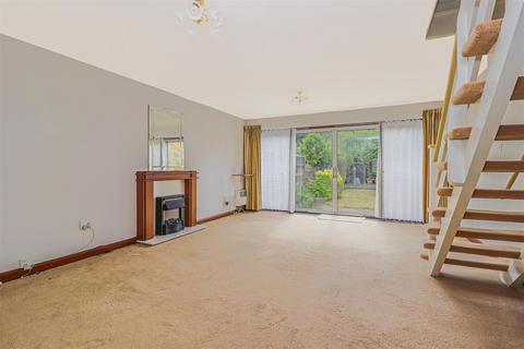 15 Crownfield, Broxbourne, EN10 6QX