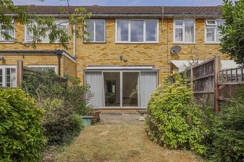 15 Crownfield, Broxbourne, EN10 6QX