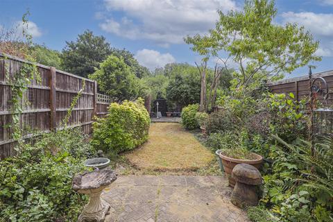 15 Crownfield, Broxbourne, EN10 6QX