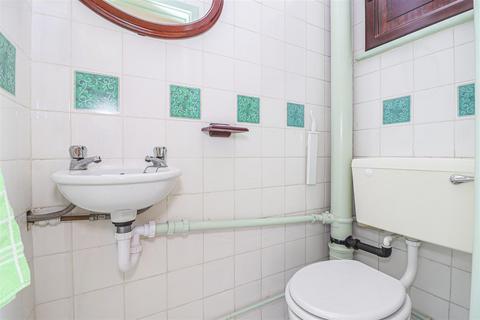 15 Crownfield, Broxbourne, EN10 6QX