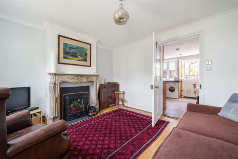 22 Critchmere Hill, Haslemere, GU27 1LS