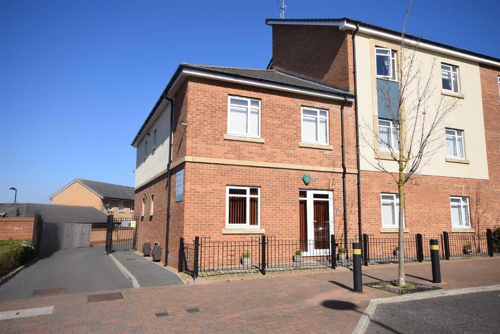 Redwood Avenue, South Shields 2 bed flat £515 pcm (£119 pw)