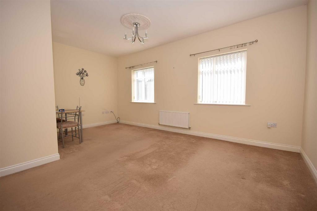 Redwood Avenue, South Shields 2 bed flat £515 pcm (£119 pw)