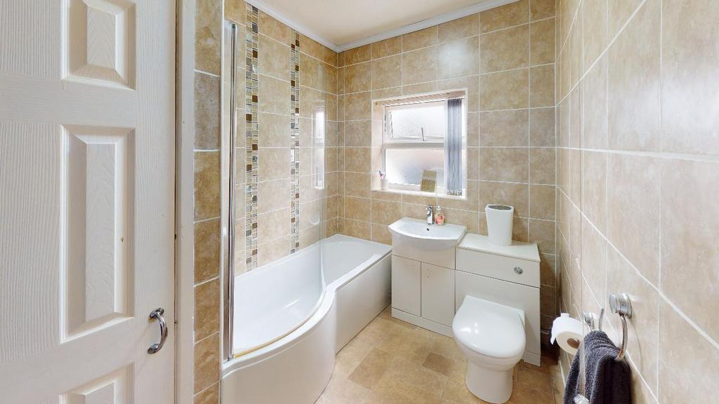 5-Wark-Ave-Bathroom.jpg
