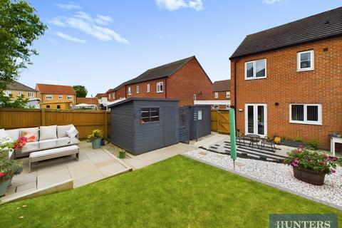 3 bedroom semi-detached house for sale - Windmill Drive, Filey
