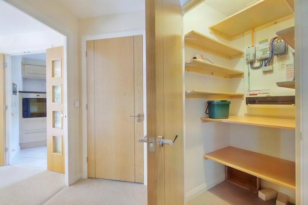 8561002-interior12 (Medium).JPG