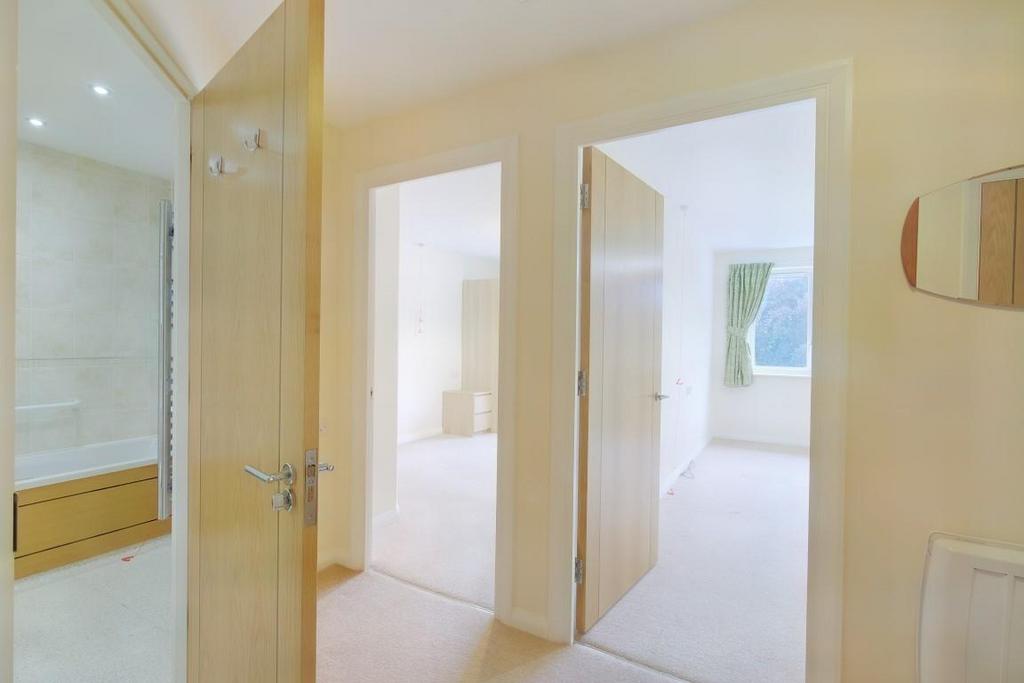 8561002-interior05 (Medium).JPG