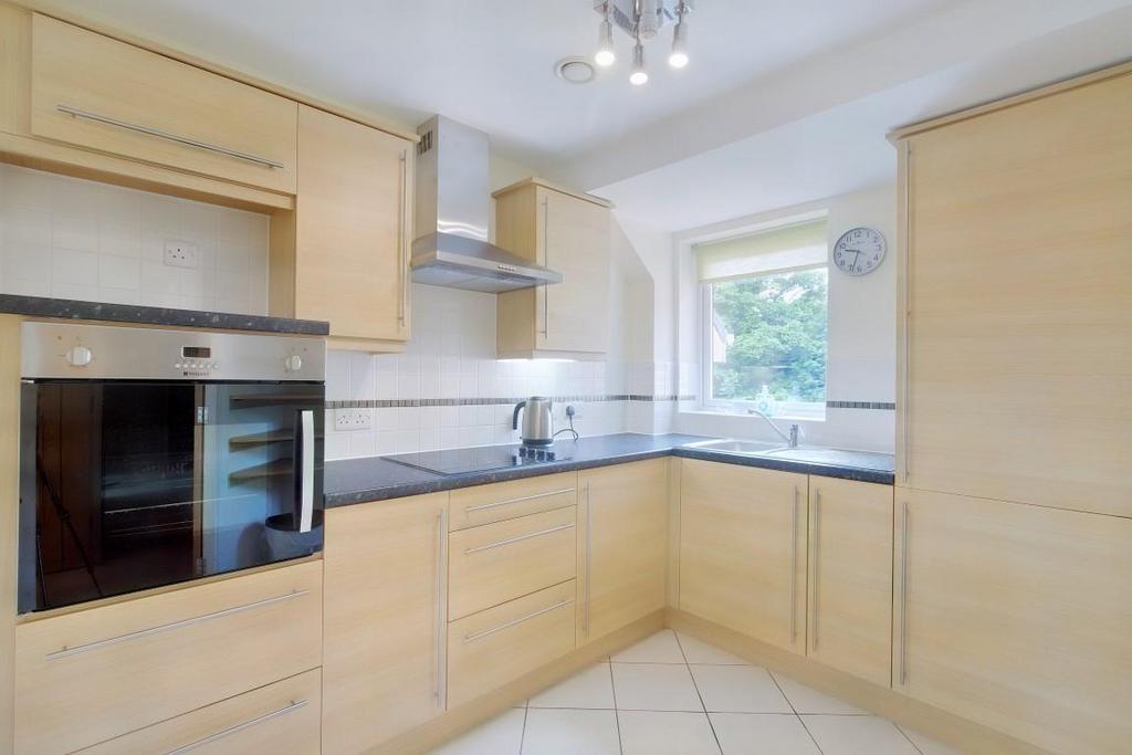 8561002-interior16 (Medium).JPG