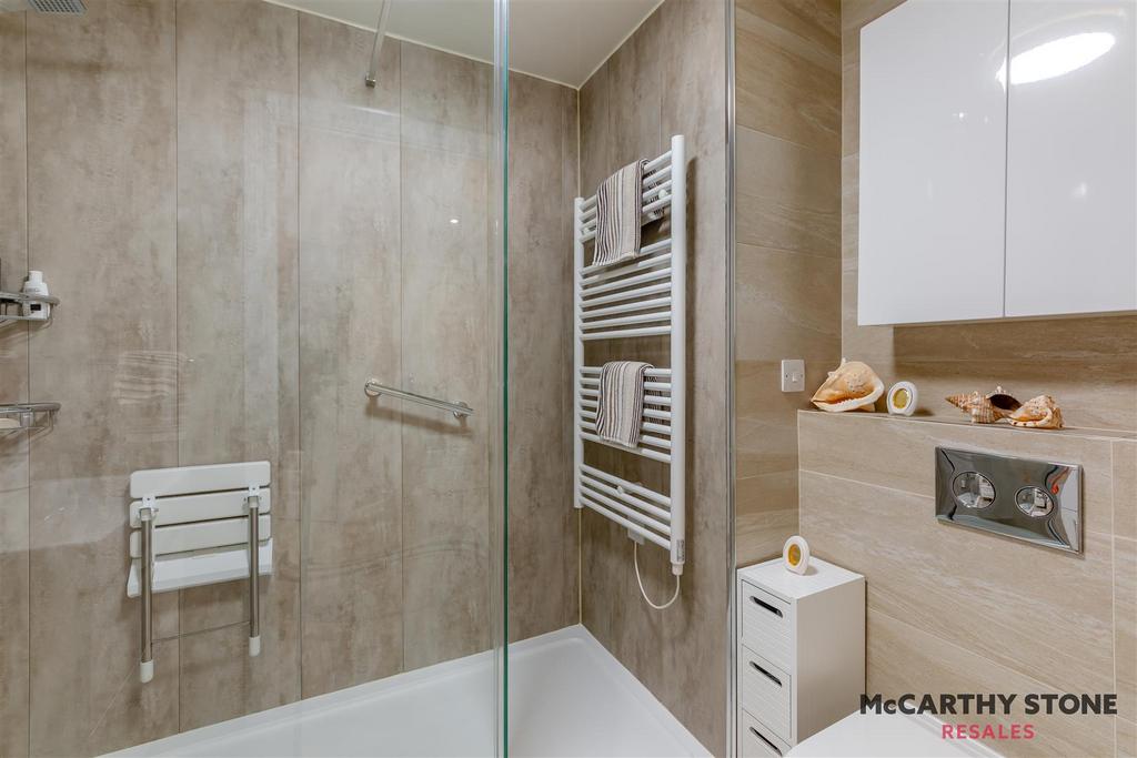 8588496-interior02.jpg