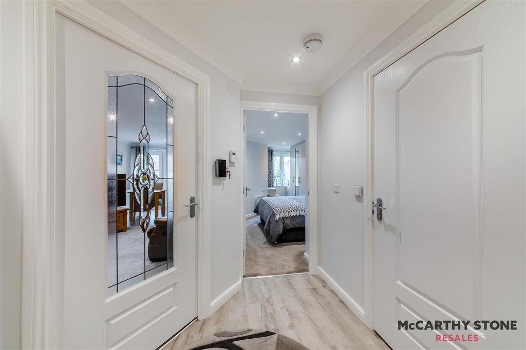 8588496-interior06.jpg