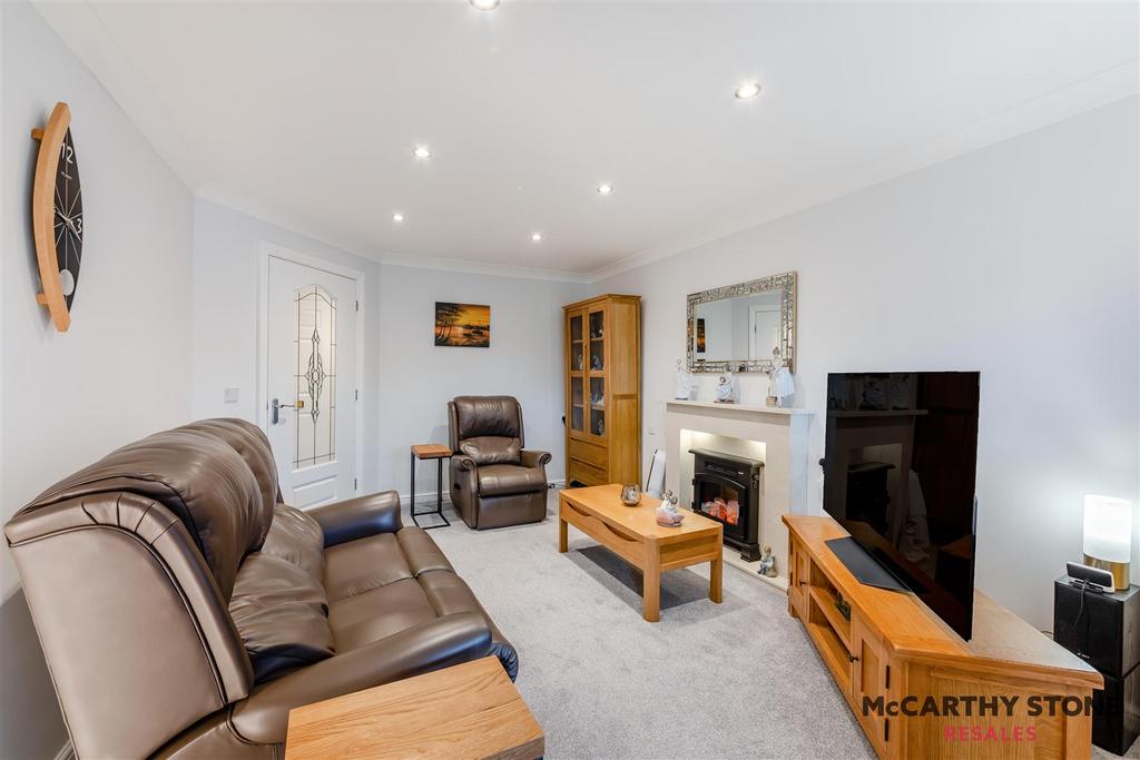 8588496-interior08.jpg