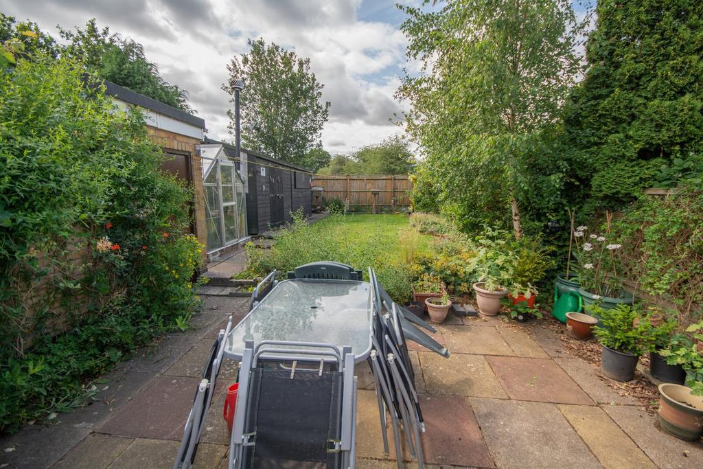 Montague Road, Woodlands Estate, Rugby, CV22 3 bed semidetached
