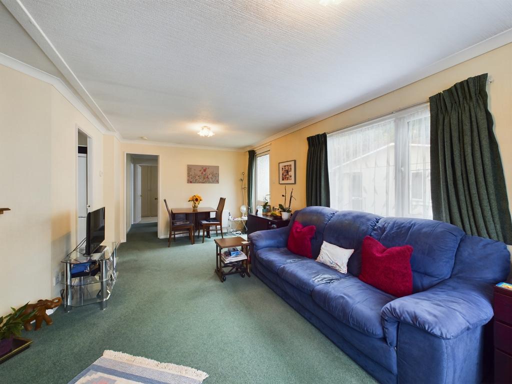 Woodlands, Meadowlands, Addlestone, Surrey, KT15 2 bed park home for