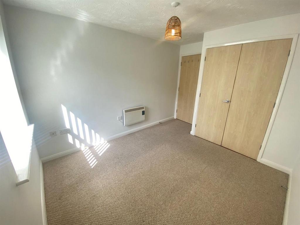 Bedroom 1.jpg