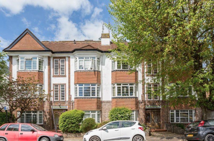 Somerhill Road, Hove 2 bed apartment £1,400 pcm (£323 pw)
