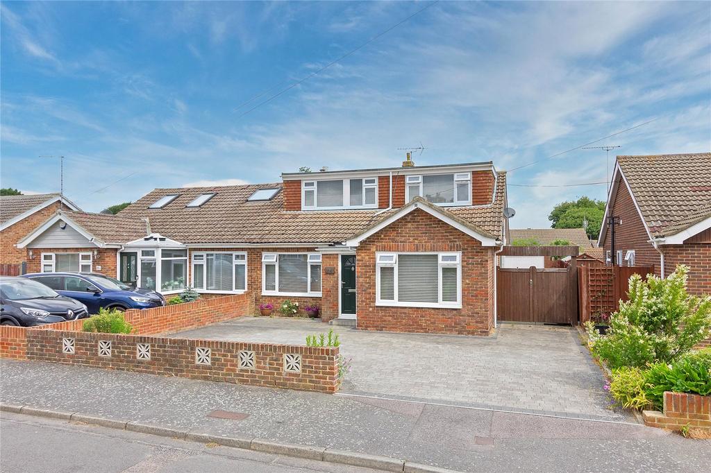 Chegworth Gardens, Tunstall, Sittingbourne, Kent, ME10 4 bed bungalow